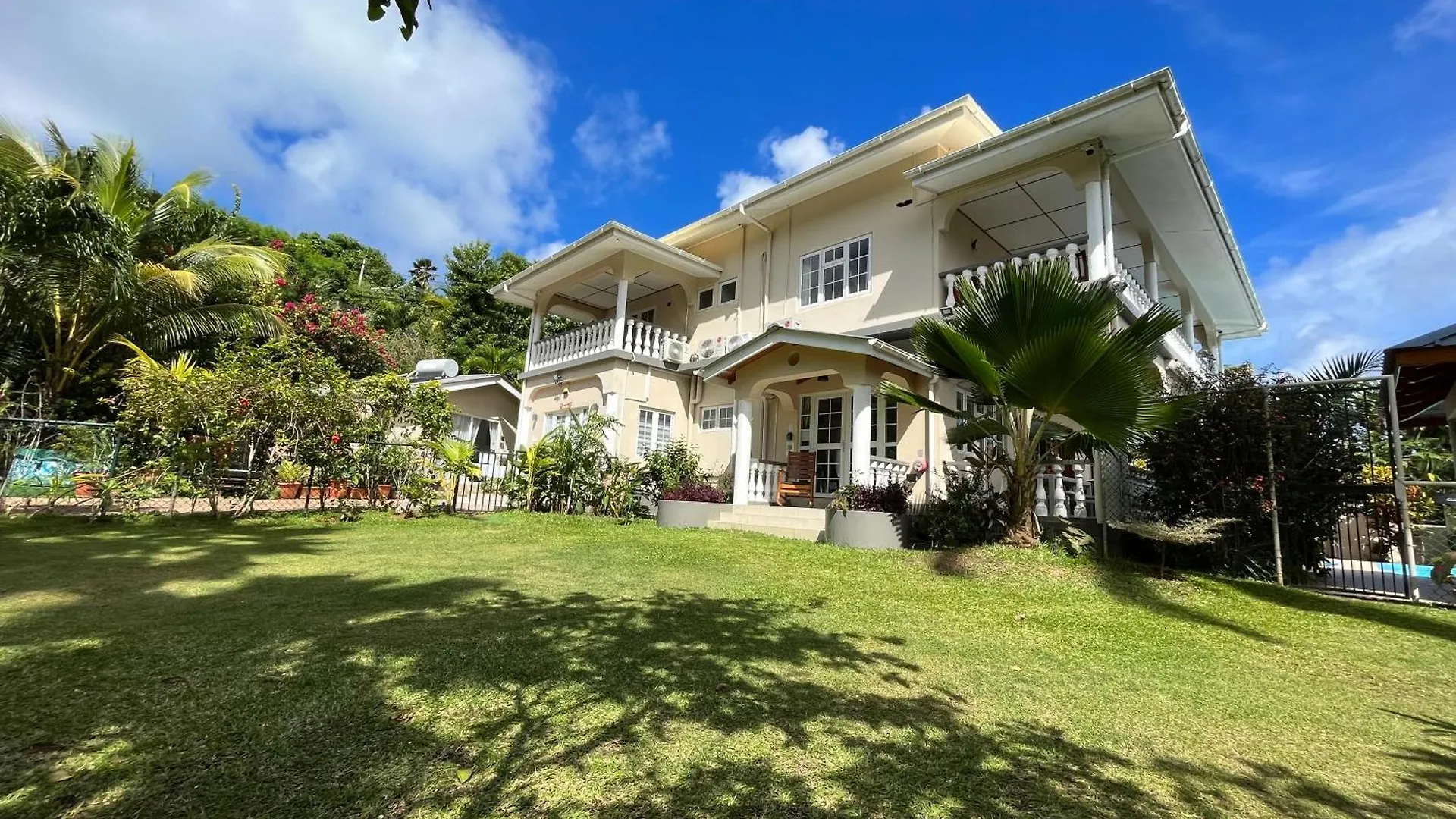 Royal Bay Villa And Apartment Anse Royale